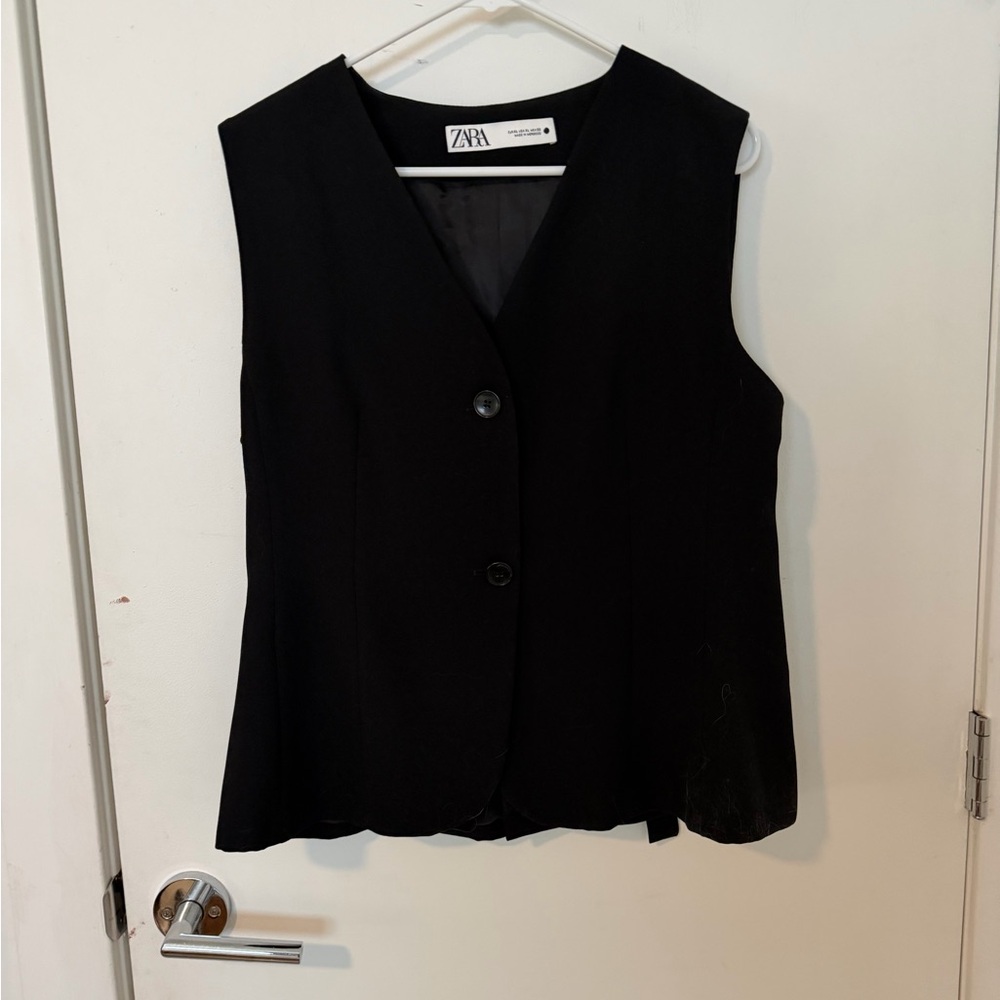 ZARA Black Sleeveless V-Neck Button Vest